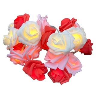 LED lyskæde med røde, lyserøde og hvide roser